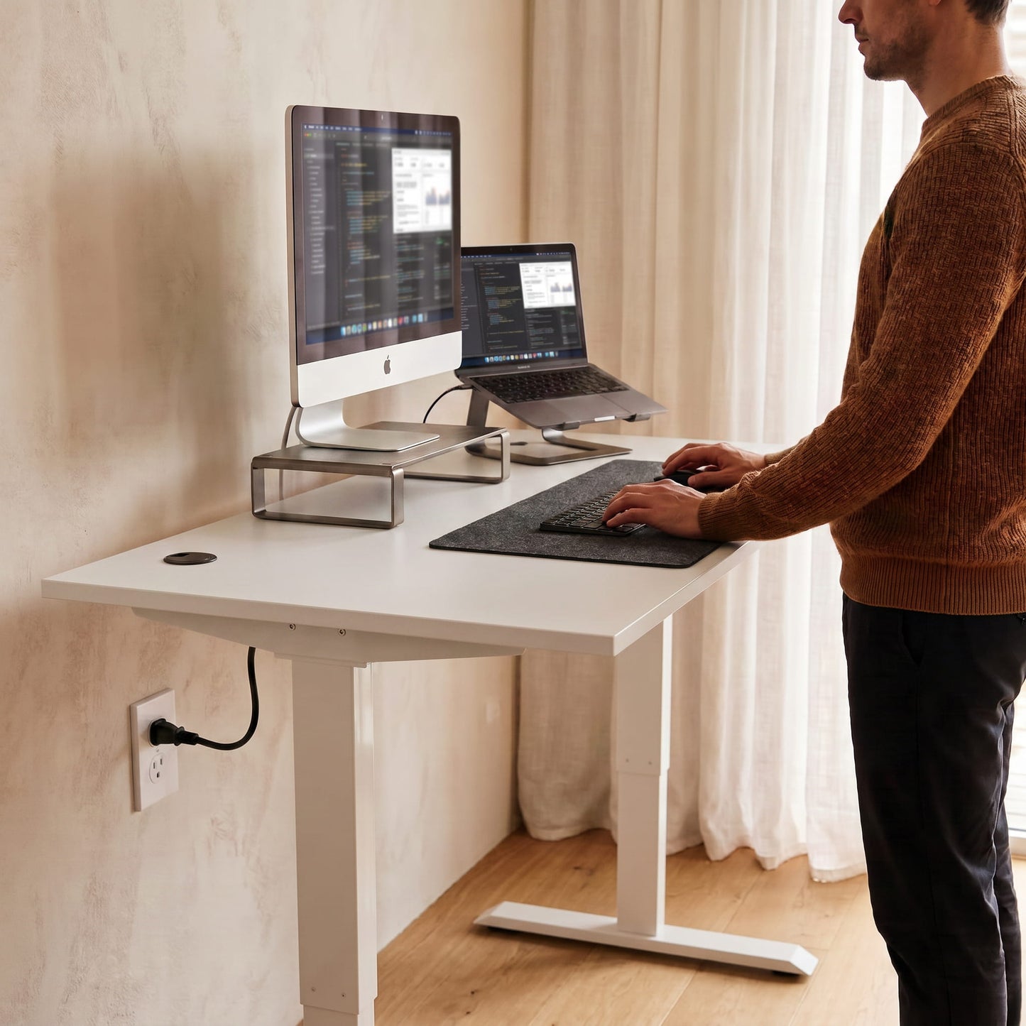 Sit-Stand Desk Pro