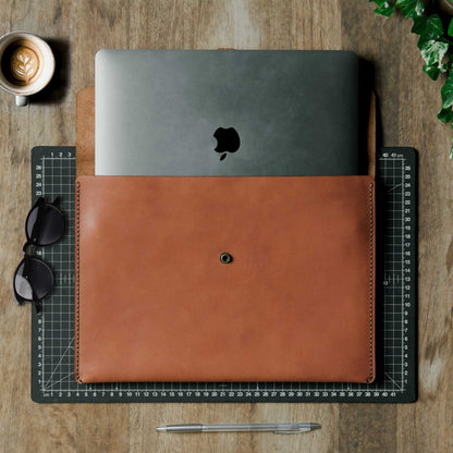 The Leather Laptop Sleeve - Workspace Dreams The Leather Laptop Sleeve